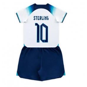 England Raheem Sterling #10 Hjemmebanesæt Børn VM 2022 Kort ærmer (+ korte bukser)